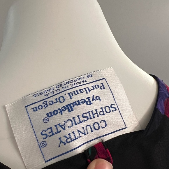 Vintage Country sophisticates by pendleton black and red floral semi sheer top - Picture 3 of 5